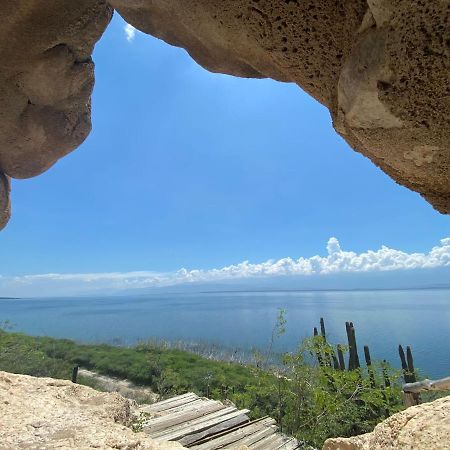 Lago Enriquillo Resort Cerro Al Medio Exteriér fotografie