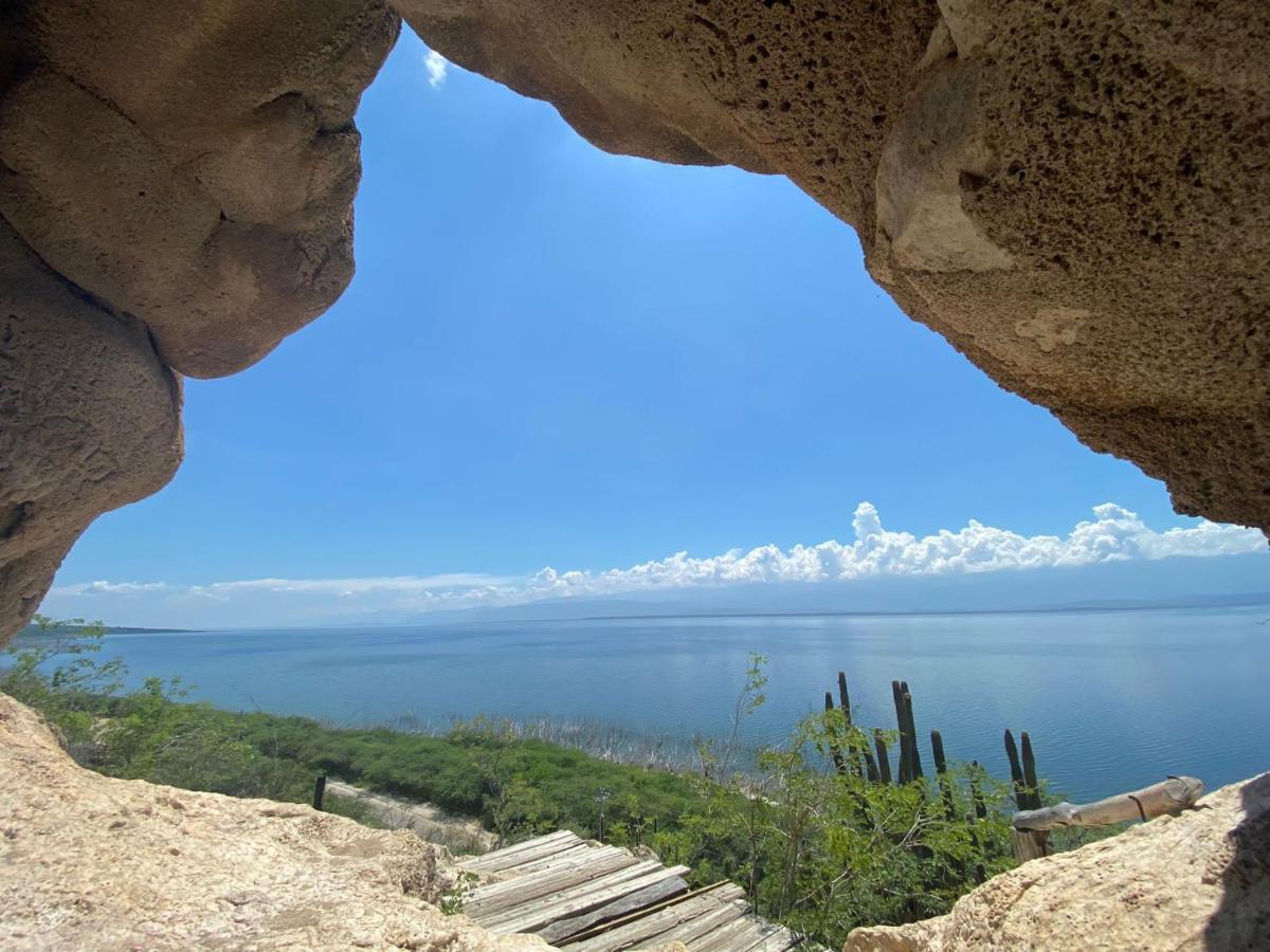 Lago Enriquillo Resort Cerro Al Medio Exteriér fotografie